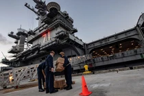 “Ổ dịch” tàu sân bay Mỹ không liên quan đến Việt Nam, vậy “bệnh nhân số 0” là ai? 