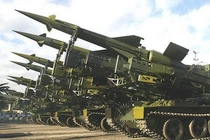 Sức sống mãnh liệt của xe tăng Liên Xô “làm nền” cho vũ khí quái dị của Cuba, Iraq...