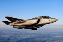 Sản xuất F-35 quá ồ ạt, Mỹ thiếu trầm trọng phi công điều khiển