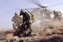 Mỹ trao thưởng đến 100.000 USD để lính biệt kích mũ nồi xanh tại ngũ