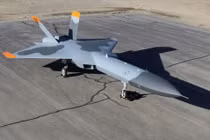 Máy bay không người lái "thế hệ năm" cực độc của Mỹ lần đầu lộ diện