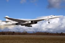 Có thêm 2 siêu cơ Tu-160 hiện đại hóa, Không quân Nga như "hổ mọc thêm cánh" 