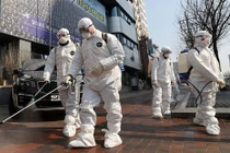 Hàn Quốc thừa nhận khống chế dịch thất bại, nhấn mạnh tình hình “rất nghiêm trọng”