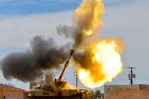 Vì sao Mỹ đau đầu phát triển đạn pháo tầm siêu xa còn Nga chẳng thèm bận tâm?