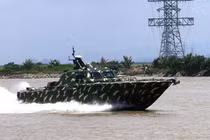Ngả mũ thán phục Việt Nam xuất khẩu tàu tuần tra cao tốc sang châu Phi