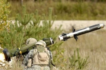 "Chê ỏng chê eo", Ukraine vẫn mua thêm một dàn tên lửa chống tăng Javelin từ Mỹ
