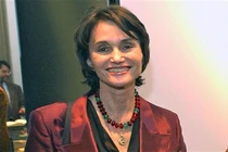 Hoàng thân đầu tiên trên thế giới qua đời vì Covid-19