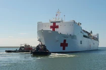 Trớ trêu: Chưa kịp nhận bệnh nhân, thuỷ thủ tàu bệnh viện Mỹ đã dương tính COVID-19