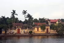 Kinh ngạc ngôi làng 200 tuổi có nhà cổ "bằng 3 nhà phố"