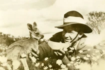 Khoảnh khắc nghỉ ngơi hiếm hoi của người lính trong Thế chiến II