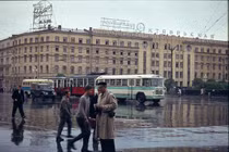 Ảnh màu siêu ấn tượng về đường phố Leningrad những năm 1960