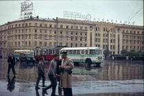 Ảnh màu siêu ấn tượng về đường phố Leningrad những năm 1960