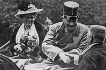 Ám ảnh những bức ảnh được chụp trước khi thảm kịch xảy ra