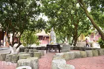 Cực độc chùa cổ có bộ sưu tập hơn 2.000 hiện vật đá 