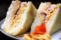 Mẹo ăn bánh chưng thả ga không lo nổi mụn và tăng cân