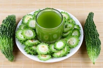 Bật mí công thức trị mụn siêu đơn giản và an toàn với mướp đắng