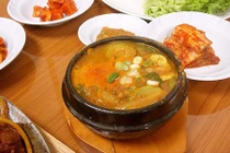 Khám phá món canh có mùi cá chết của Hàn Quốc ít người dám thử 