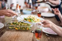 7 bước đơn giản giúp bạn tránh cơn buồn ngủ sau khi ăn trưa