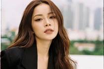 Nhức mắt muôn kiểu “thả rông” vòng 1 của sao Việt