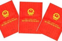 Chuyên viên phòng đăng ký đất đai mang 22 sổ đỏ của dân "cho mượn"