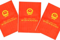 Chuyên viên phòng đăng ký đất đai mang 22 sổ đỏ của dân "cho mượn"