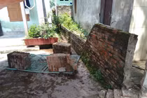 Hải Dương: Trụ cổng nhà đổ sập, cháu bé 8 tuổi tử vong