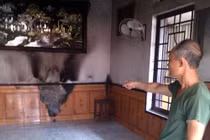 Nghi án chồng dùng xăng khóa trái cửa đốt vợ