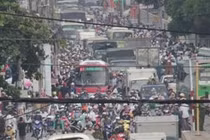 Hàng chục ngàn thí sinh “méo mặt” vì kẹt xe 