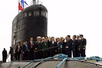 Thủ tướng thăm tàu ngầm lớp Kilo Hà Nội
