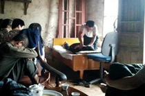 “Thần y” chữa bách bệnh bằng… mát xa?