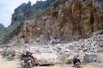 Sập mỏ đá làm 3 người tử nạn