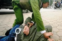 Hai công an bị thương nặng khi làm nhiệm vụ