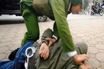 Hai công an bị thương nặng khi làm nhiệm vụ