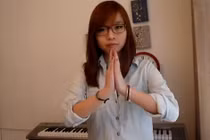 Cười “nghiêng ngả” clip các kiểu chào của Hồng Gấu