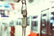 Ảnh sáng tạo: Chuyến phiêu lưu thú vị của người giấy 