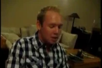 Chàng “Tây” hát bài “Chiếc khăn gió ấm” cực chuẩn