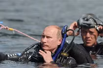 Tổng thống Putin lặn xuống đáy biển tìm xác tàu đắm