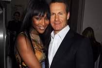 Bồ tỷ phú tố Naomi Campbell độc ác