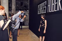 Lý Nhã Kỳ trần tình về ảnh ghép được săn đón tại Paris