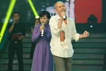 Phan Đình Tùng bị Cát Phượng xé áo te tua 