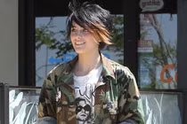 Con gái Michael Jackson cắt cổ tay tự tử