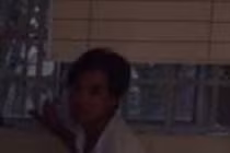 Cha ở xa về chở con đi chơi bị xe cán chết