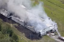 Video: Nổ nhà máy pháo hoa ở Canada, 2 người chết