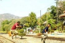 Phát sốt với trào lưu chụp ảnh “phù thủy chổi bay“