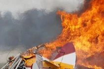 Máy bay biểu diễn nổ tung ở Mỹ, 2 người chết