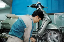 Thay dầu cho xe tay ga thế nào là đúng?