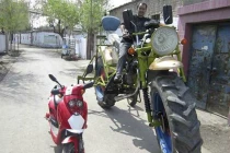 Tự chế môtô khủng từ vật liệu bãi rác