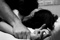 Thanh niên 25 tuổi hiếp dâm bà già lục tuần