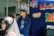 “Sốt” clip chàng trai “hát mừng đám cưới người yêu cũ”