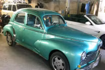 Phục chế xế cổ Peugoet 203 với dàn âm thanh “khủng“